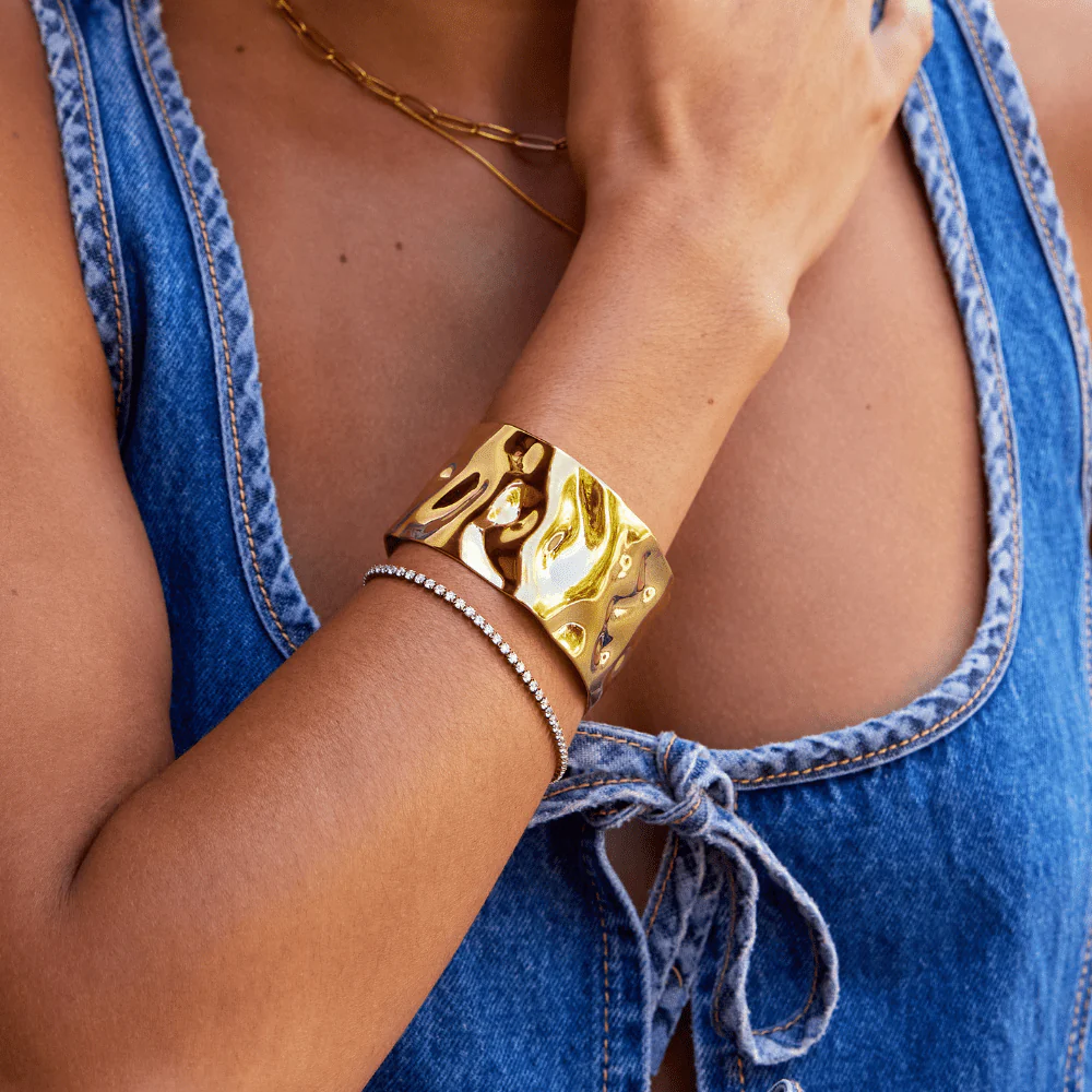 18K Gold Cuff Bracelet - Image 2