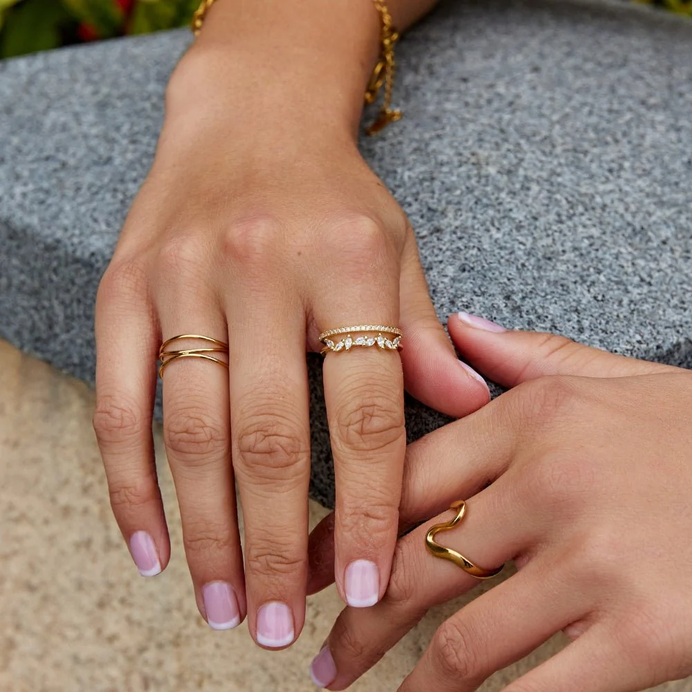 18K Gold Mia Crystal Ring - Image 3