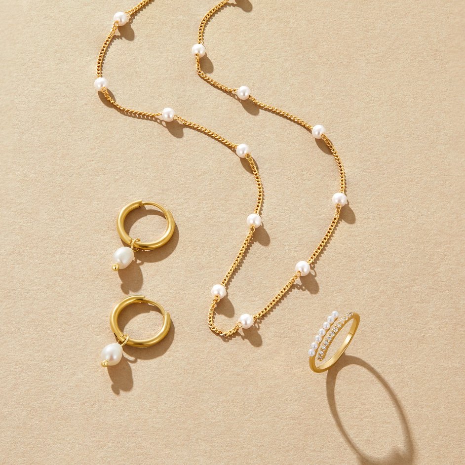 Freshwater Pearl Bella Hoop Earrings - Image 5