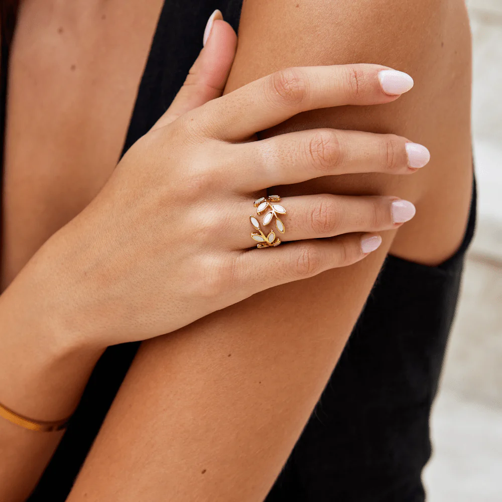 Gold Leaf Ring - Image 3