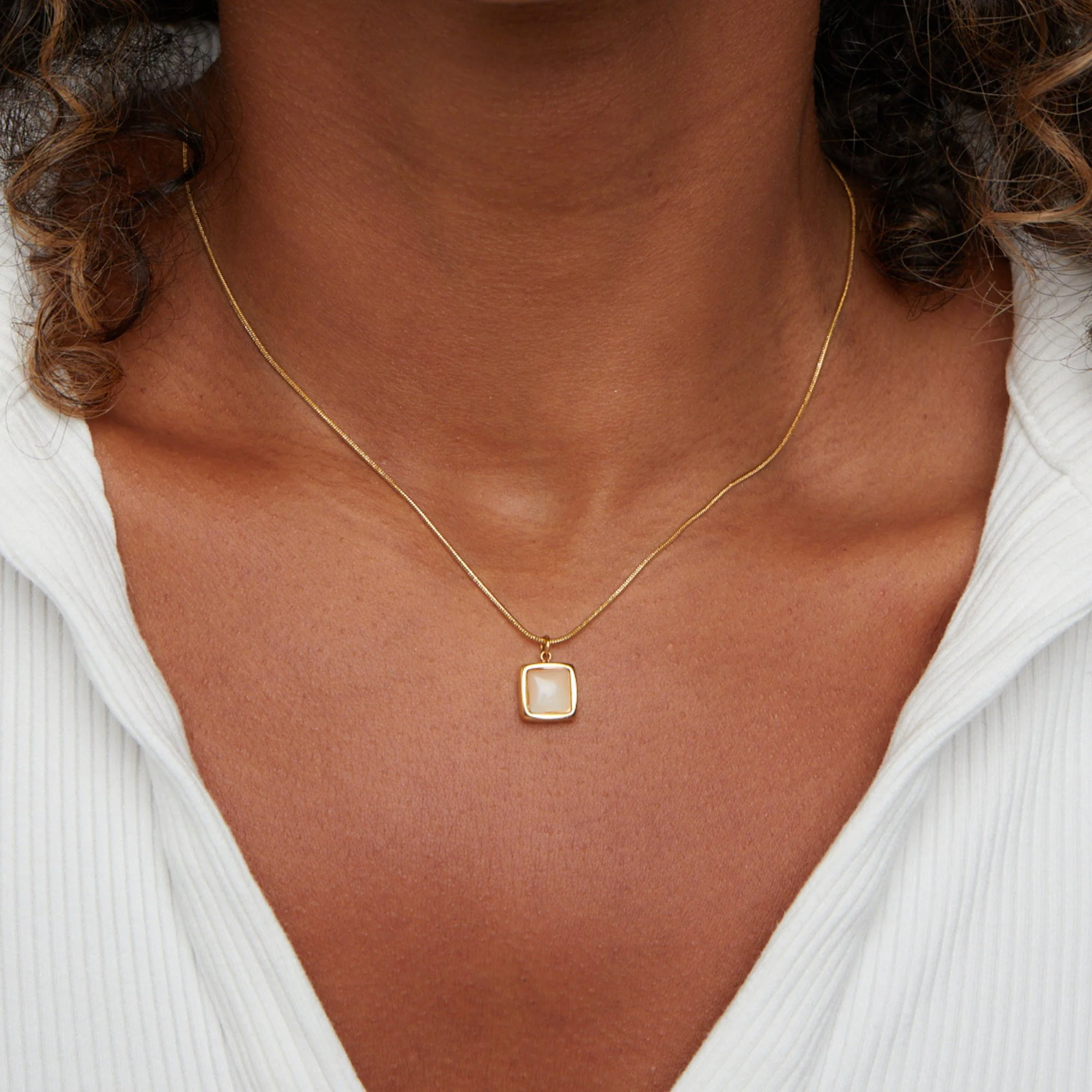 Riva Moonstone Pendant Necklace - Image 2
