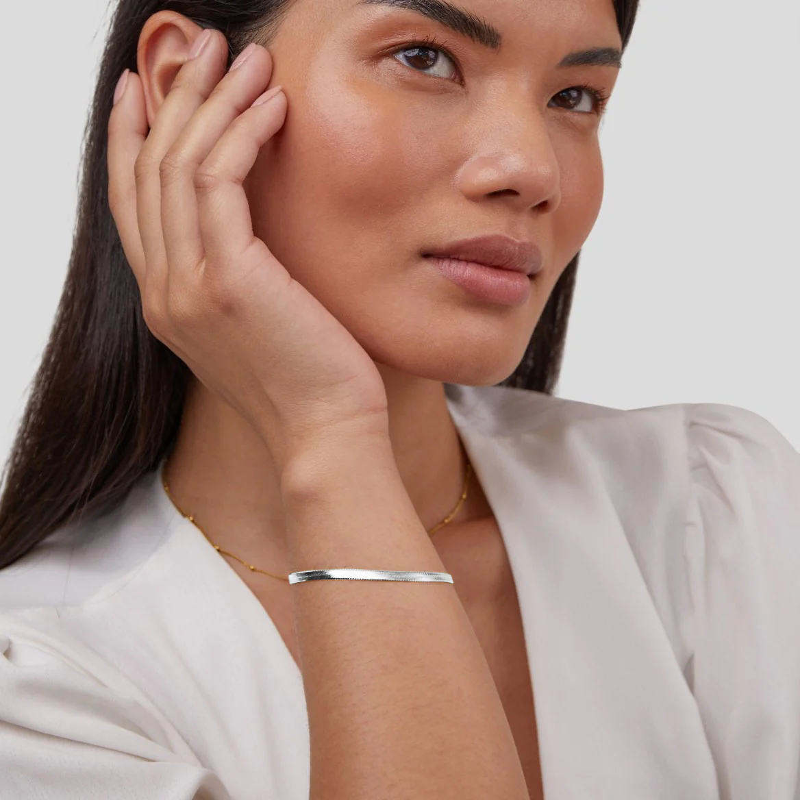 Sarya Snake Chain Silver Bracelet - Image 4