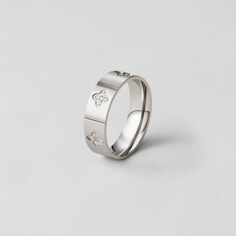 Silver Crystal Clover Band Ring