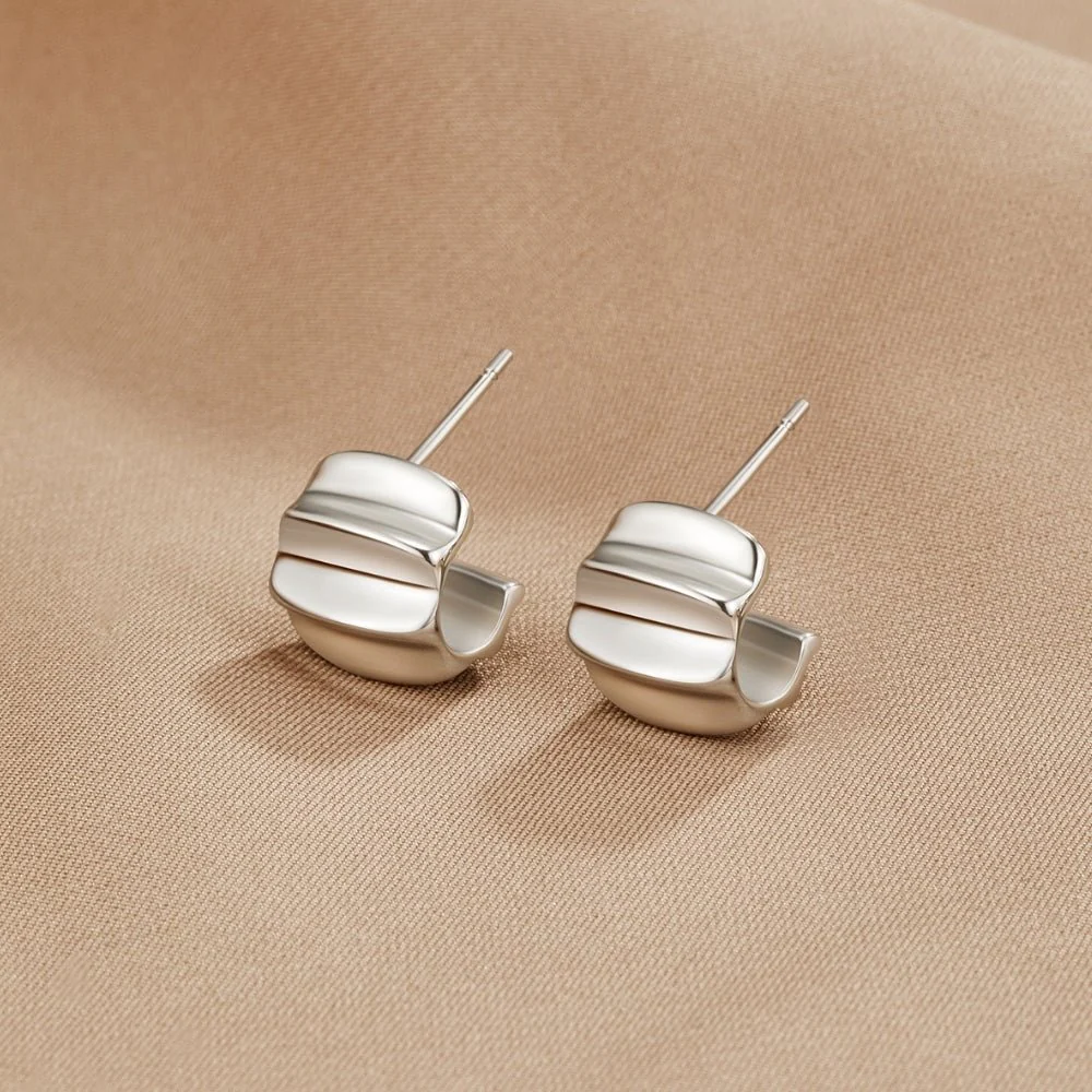 Elsa Mini Wave Silver Hoop Earrings - Image 3