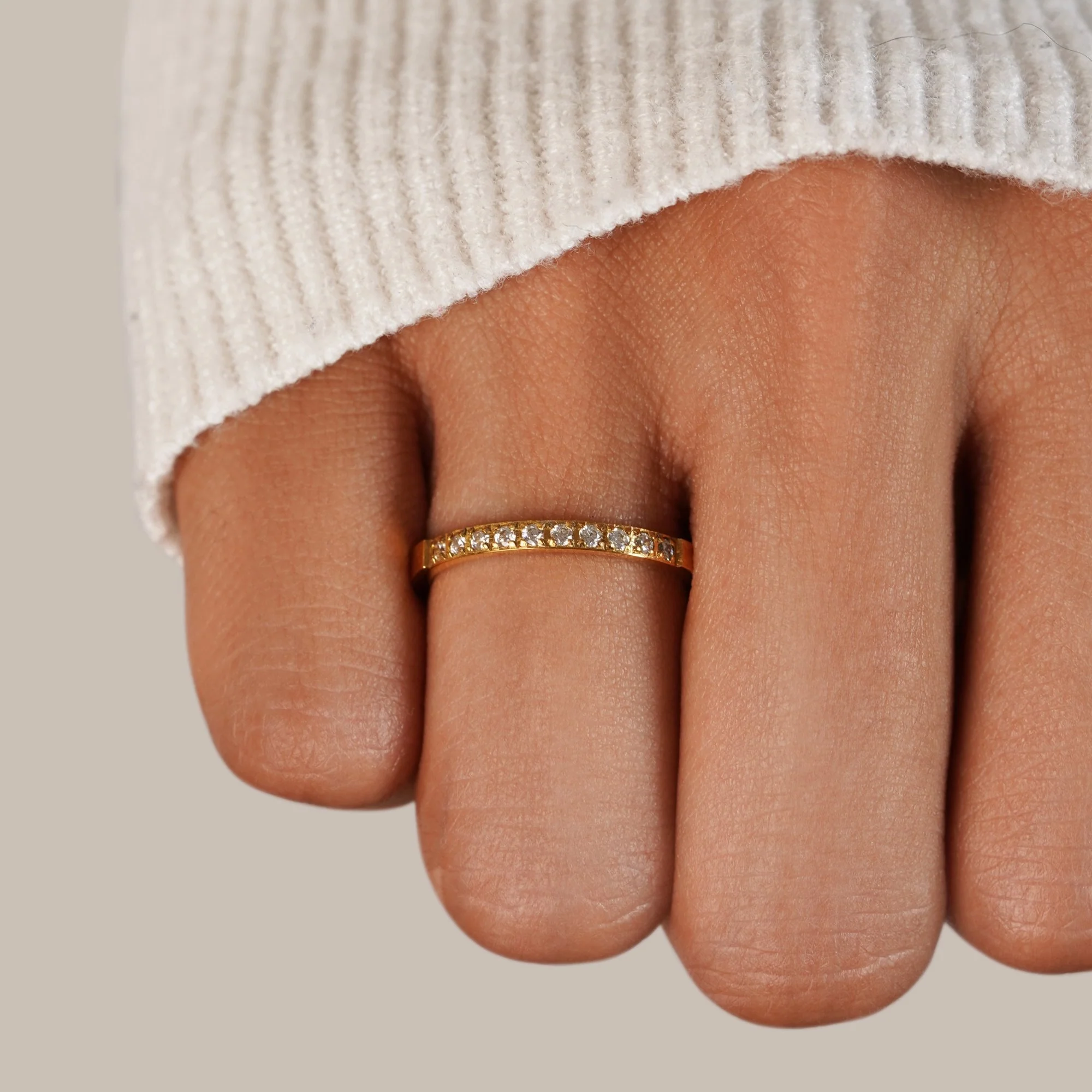 Timeless Beauty 18K Crystal Ring - Image 2